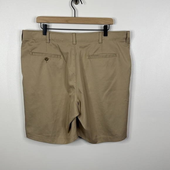 PGA Tour Men's Classic Flat Front Khaki Golf Shorts in Size 40 - Picture 5 of 6